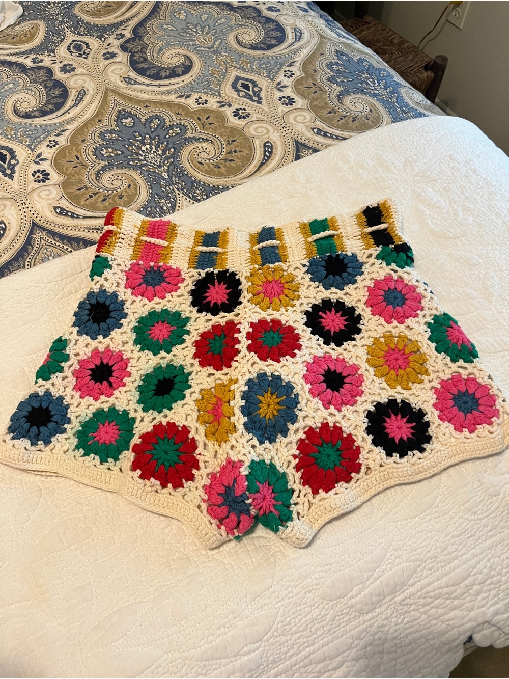 FARM Rio Multicolor Crochet High Waist Floral Shorts - Picture 4 of 4